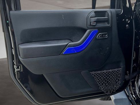 Used 2018 Jeep Wrangler Unlimited Sahara image 22