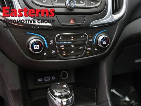 Used 2019 Chevrolet Equinox LT w/ Sun & Navigation Package AWD/4WD image 20