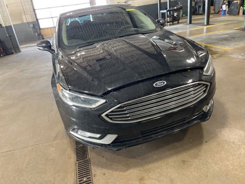 Used 2017 Ford Fusion SE w/ Fusion SE Technology Package image 21