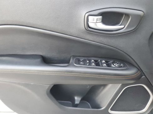 Certified 2019 Jeep Compass Limited image 12