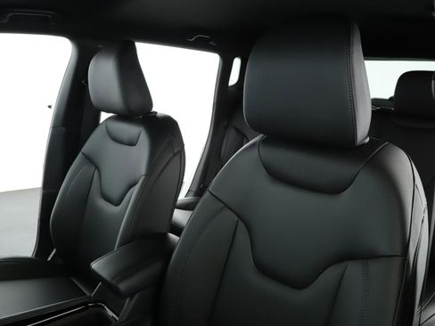 New 2026 Jeep Compass Limited image 4