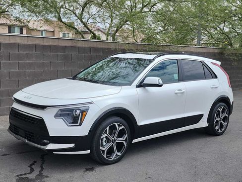 Used 2023 Kia Niro EX Touring FWD image 4