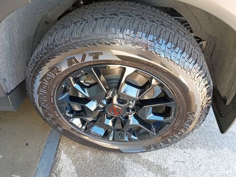 Used 2025 Nissan Armada PRO-4X AWD/4WD image 22