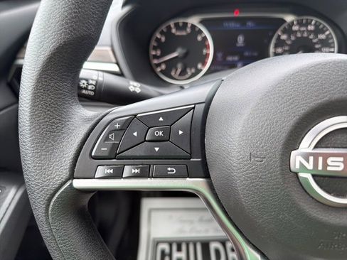 Used 2024 Nissan Altima 2.5 SV image 12