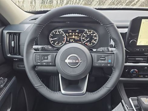 New 2025 Nissan Pathfinder SL w/ Black Appearance Package image 22