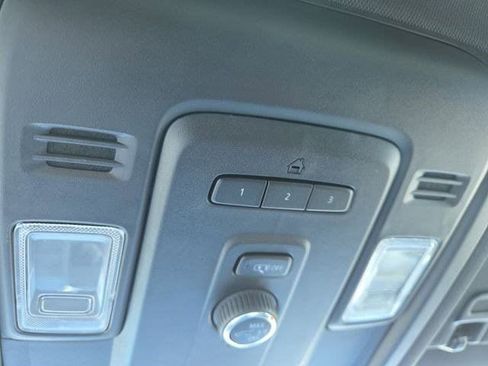Used 2023 Chevrolet Suburban LT RWD image 25