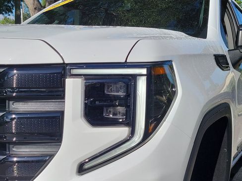 Used 2024 GMC Sierra 1500 Elevation w/ Preferred Package AWD/4WD image 10
