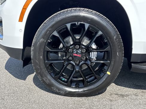 New 2026 GMC Yukon XL Elevation w/ Elevation Premium Package AWD/4WD image 13