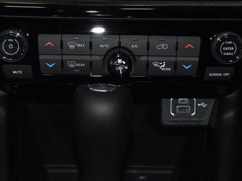 New 2026 Jeep Compass Limited image 15