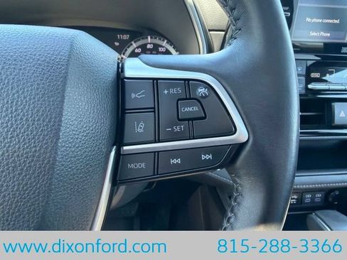 Used 2022 Toyota Highlander XSE AWD/4WD image 17