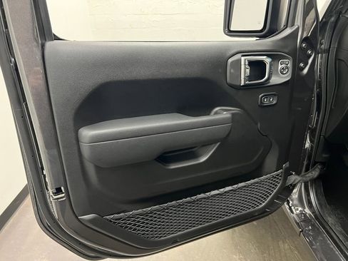 New 2025 Jeep Gladiator Sport AWD/4WD image 24