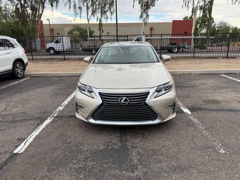 Used 2017 Lexus ES 350 w/ Accessory Package 2 FWD image 2