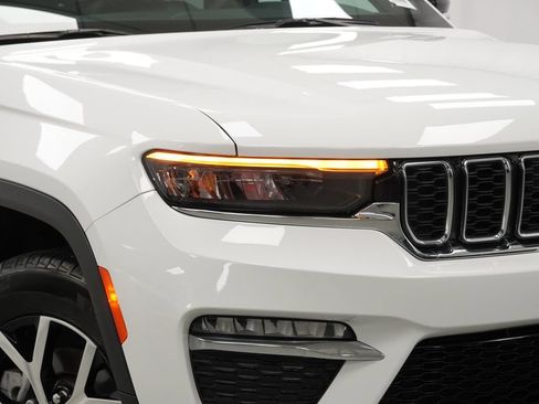 Certified 2025 Jeep Grand Cherokee Limited AWD/4WD image 5