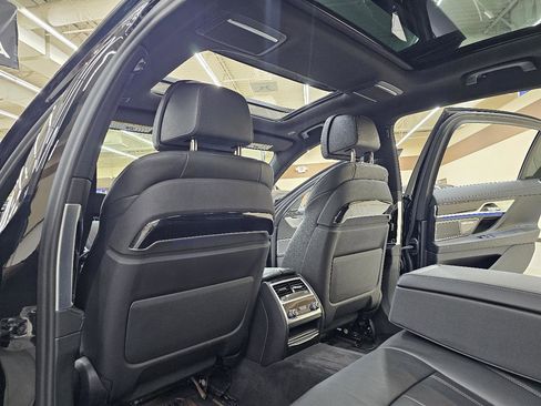 Used 2019 BMW 740i w/ M Sport Package RWD image 25