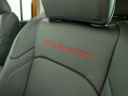 New 2025 Jeep Gladiator Rubicon w/ Convenience Group image 17