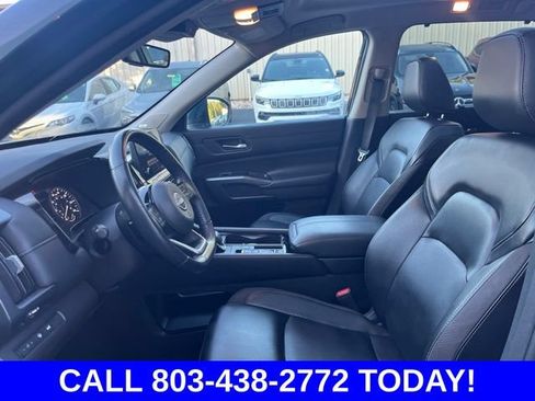 Used 2024 Nissan Pathfinder SL w/ SL Premium Package FWD image 8