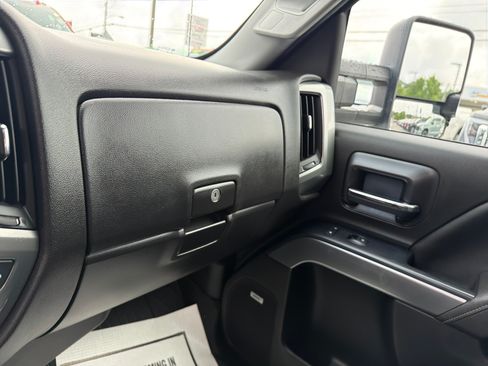 Used 2018 Chevrolet Silverado 1500 LT w/ Max Trailering Package AWD/4WD image 24