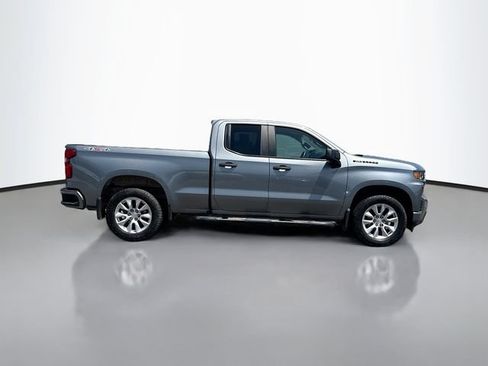 Used 2020 Chevrolet Silverado 1500 Custom w/ Custom Value Package AWD/4WD image 5