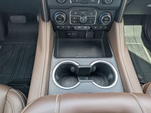 Used 2021 Chevrolet Tahoe High Country w/ Premium Package RWD image 26