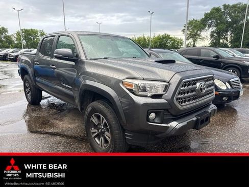 Used 2017 Toyota Tacoma TRD Sport AWD/4WD image 1