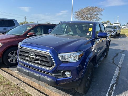 Used 2023 Toyota Tacoma SR5 w/ Technology Package image 11