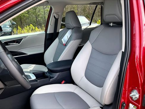 Used 2025 Toyota RAV4 XLE Premium w/ Weather Package image 8