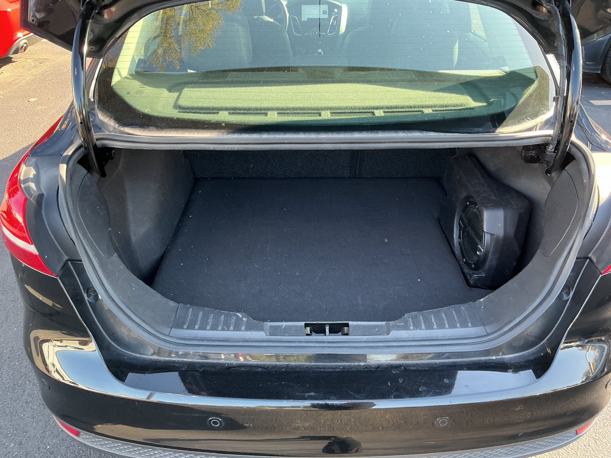 Used 2016 Ford Focus Titanium FWD image 9