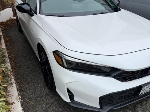 Used 2025 Honda Civic Sport image 4