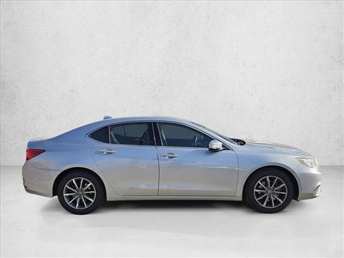 Used 2018 Acura TLX image 4