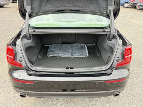 Used 2020 Volvo S60 T5 Momentum w/ Protection Package image 30