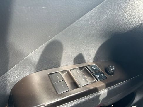 Used 2021 Toyota Camry SE image 13