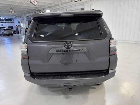 Used 2021 Toyota 4Runner SR5 AWD/4WD image 4