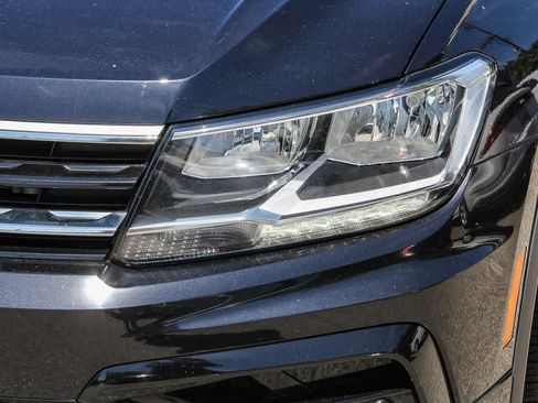 Used 2021 Volkswagen Tiguan SE R-Line FWD image 7