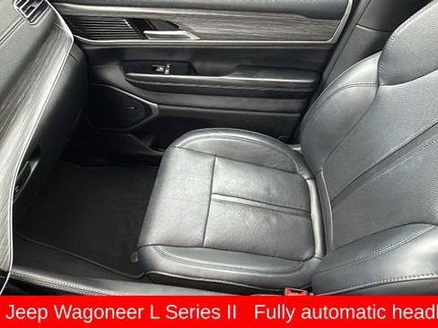 Used 2024 Jeep Wagoneer L Series II w/ Flexible Seating Group image 12