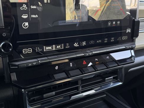 New 2026 GMC Hummer EV 4x4 Crew Cab image 14