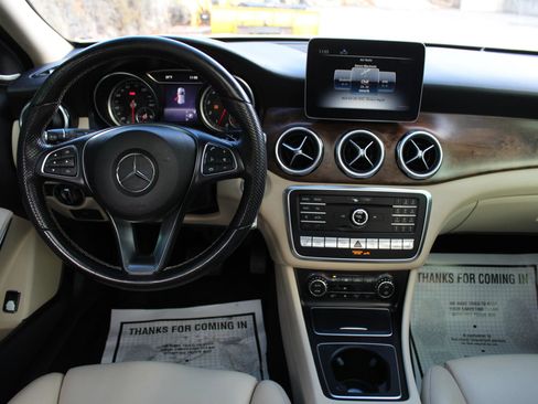 Used 2019 Mercedes-Benz GLA 250 4MATIC image 19
