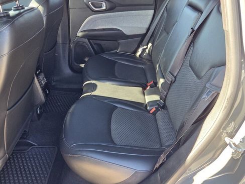 Used 2023 Jeep Compass Latitude w/ Convenience Group image 10