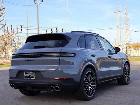 New 2026 Porsche Cayenne S image 8