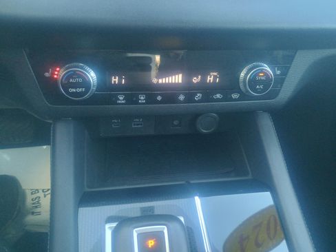 Used 2024 Mitsubishi Outlander SE image 25