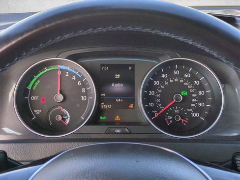 Used 2018 Volkswagen e-Golf SE w/ DC Fast Charging Package image 11