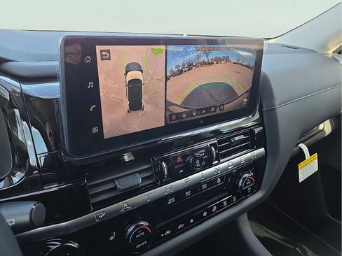 New 2026 Nissan Pathfinder SL image 15