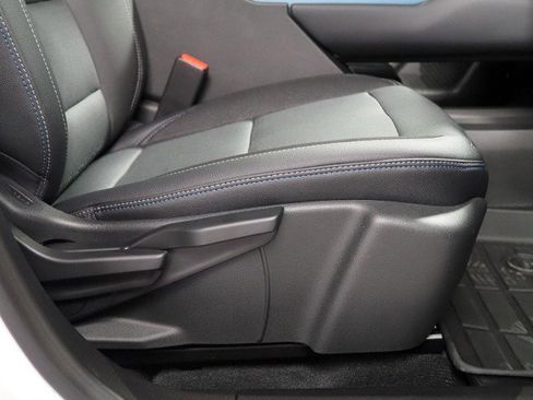 Used 2024 Chevrolet Equinox EV LT image 65