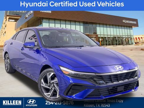 Used 2025 Hyundai Elantra SEL image 1