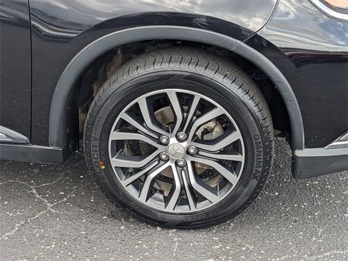 Used 2018 Mitsubishi Outlander SEL image 10