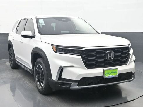 Certified 2025 Honda Pilot EX-L image 2