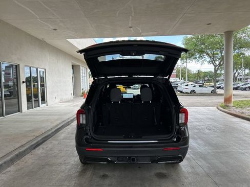 Used 2025 Ford Explorer ST-Line AWD/4WD image 31
