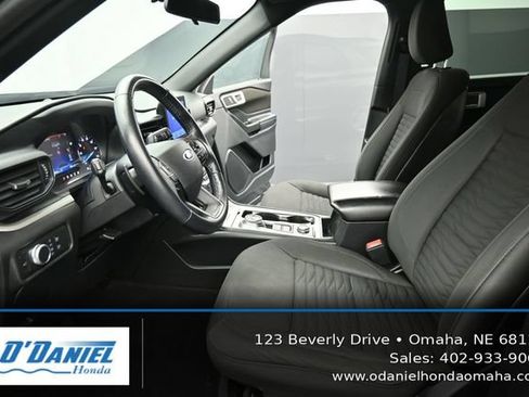 Used 2020 Ford Explorer XLT AWD/4WD image 25