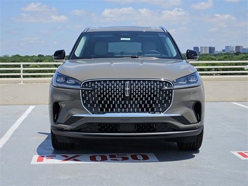 New 2025 Lincoln Aviator Reserve w/ Equipment Group 201A image 2