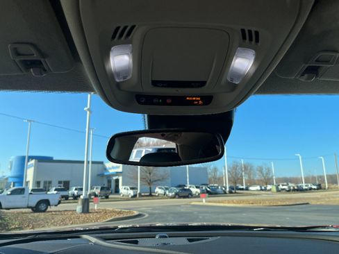 Used 2023 Buick Envision Preferred image 25