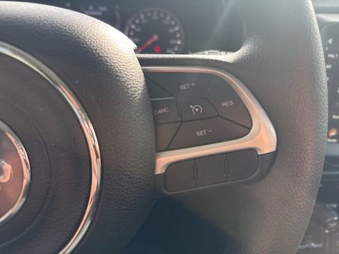 Certified 2023 Jeep Renegade Latitude image 15